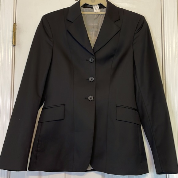 Elite children’s equestrian riding jacket. Size 10R - Picture 2 of 12